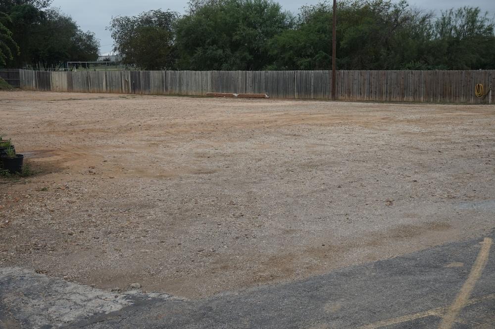 Pearsall Executive Inn photo 30