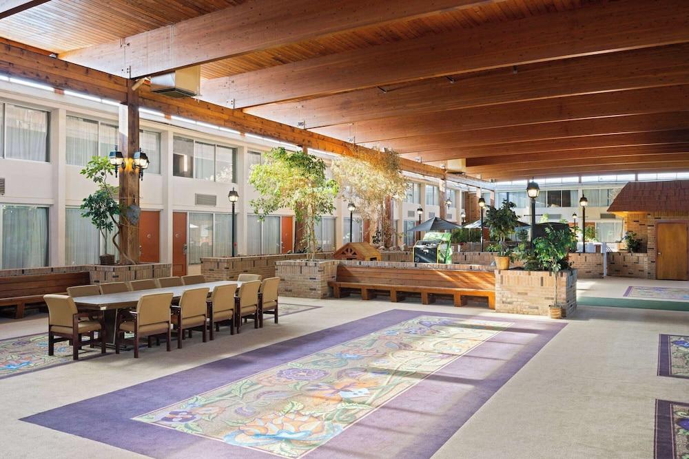 Travelodge by Wyndham Gaylord photo 19