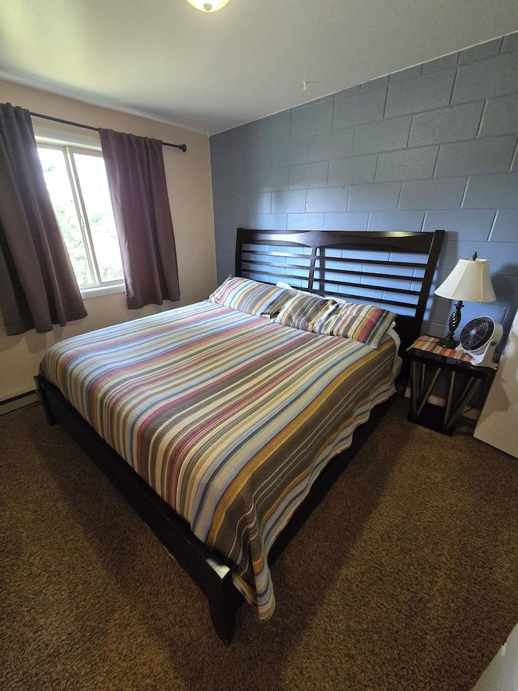 Chateau Rouge Condominiums photo 31