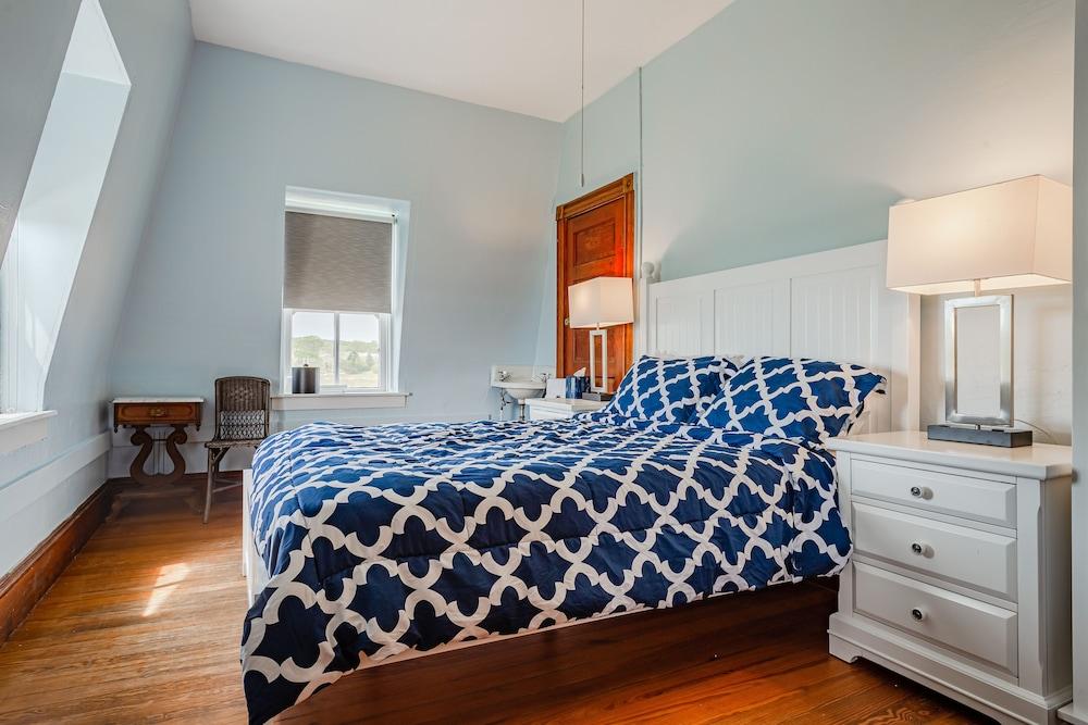 Narragansett Inn photo 58
