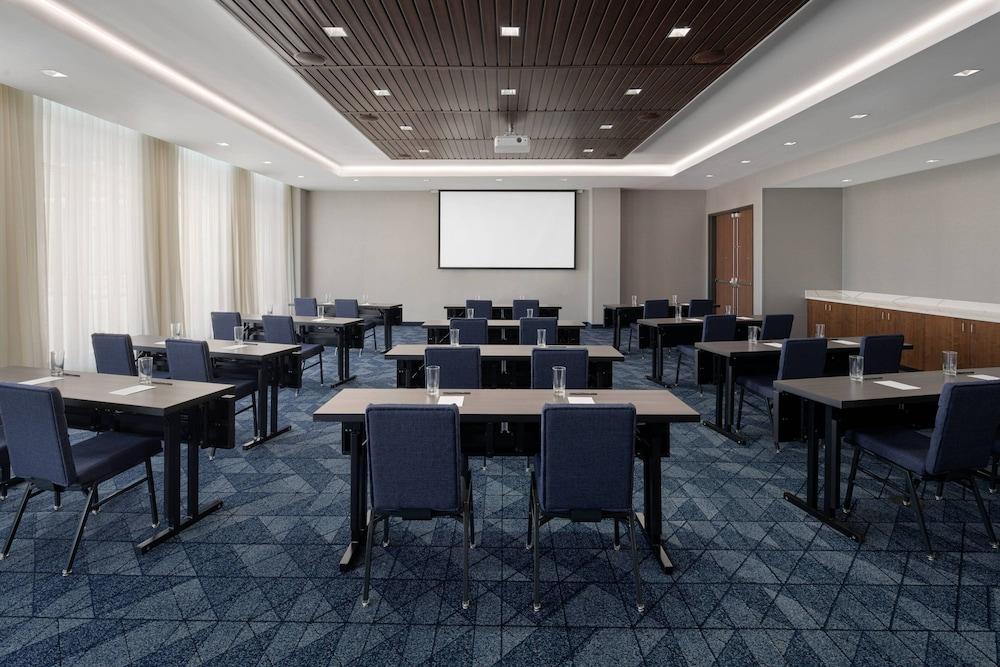 Courtyard by Marriott Houston I-10 West/Memorial photo 11