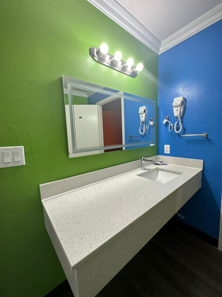 Amber Inn Motel Le Mars photo 49