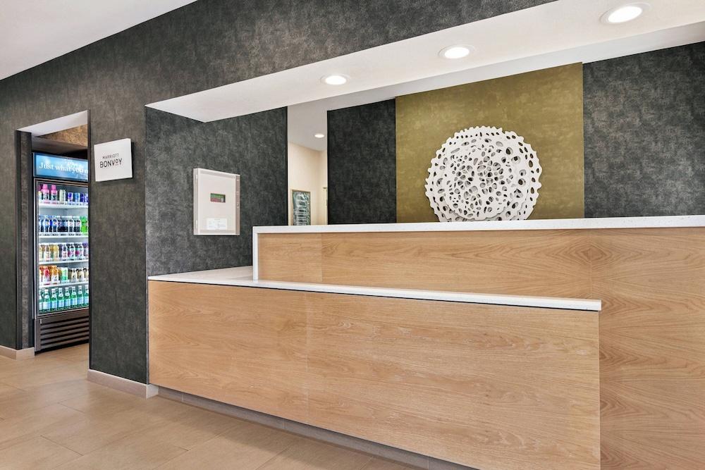 Fairfield Inn by Marriott Visalia Sequoia photo 4