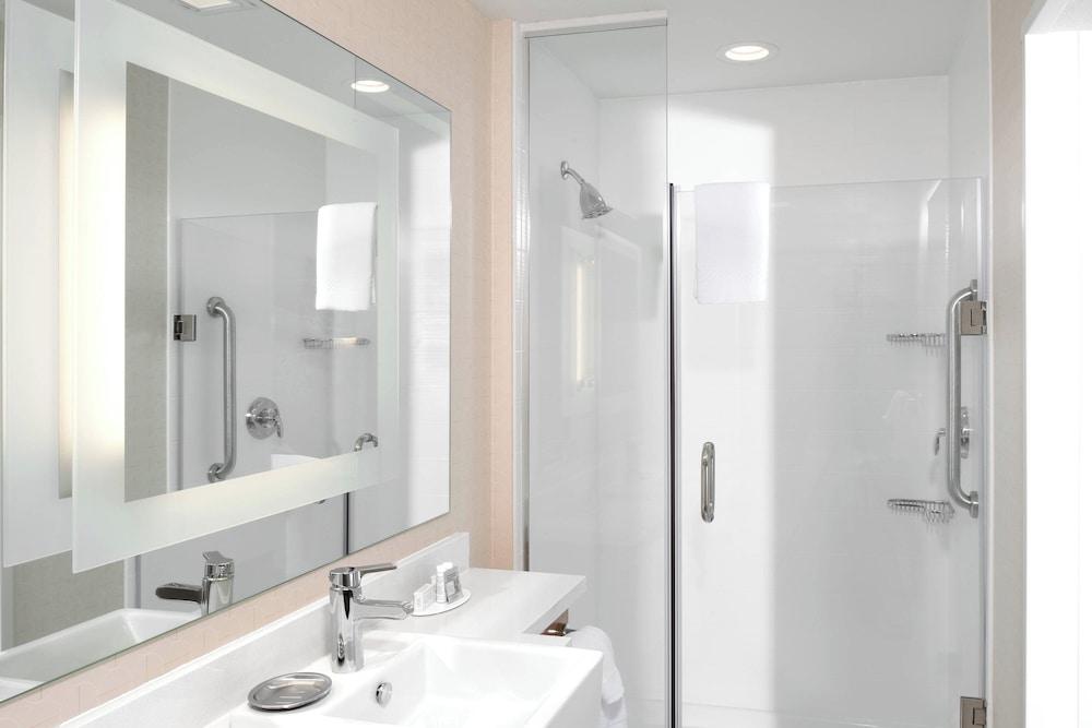 Springhill Suites Wichita Airport photo 15