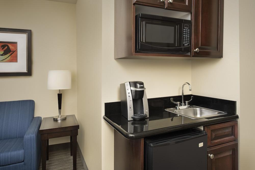 Holiday Inn Express Hotel & Suites Uvalde by IHG photo 16