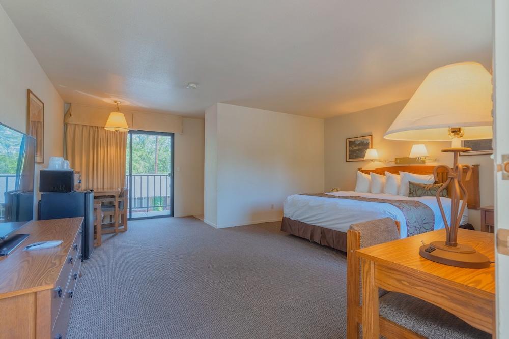 Mariposa Lodge photo 10