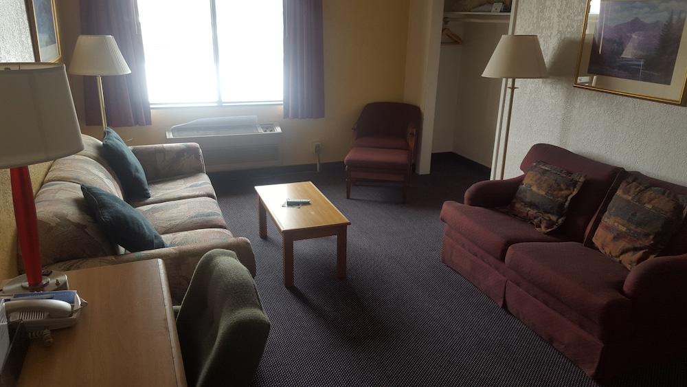 Rodeway Inn & Suites photo 4