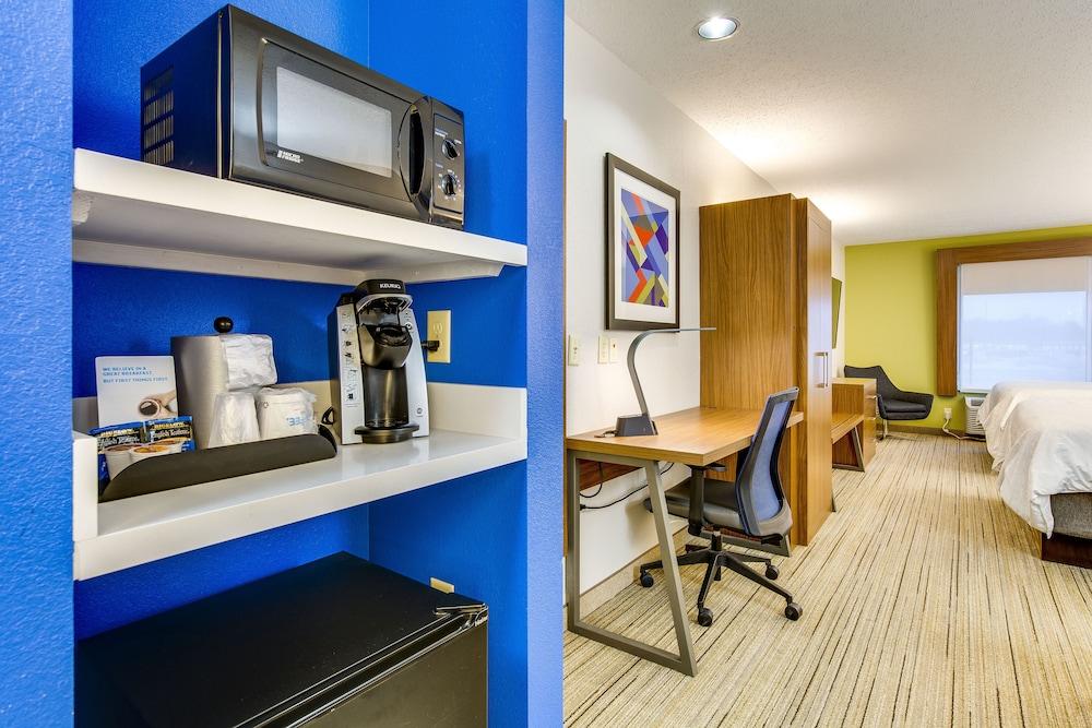 Holiday Inn Express Vincennes by IHG photo 19