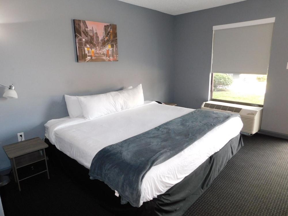 Ramada by Wyndham New Orleans photo 10