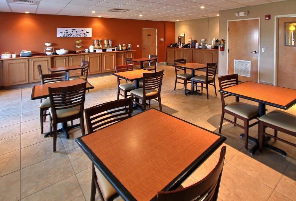 Sleep Inn and Suites - Ocala / Belleview photo 40