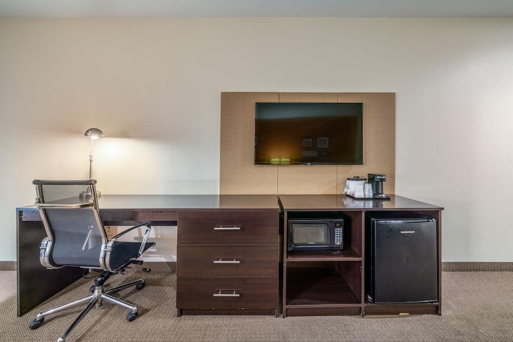 Rest Well Inn & Suites photo 4