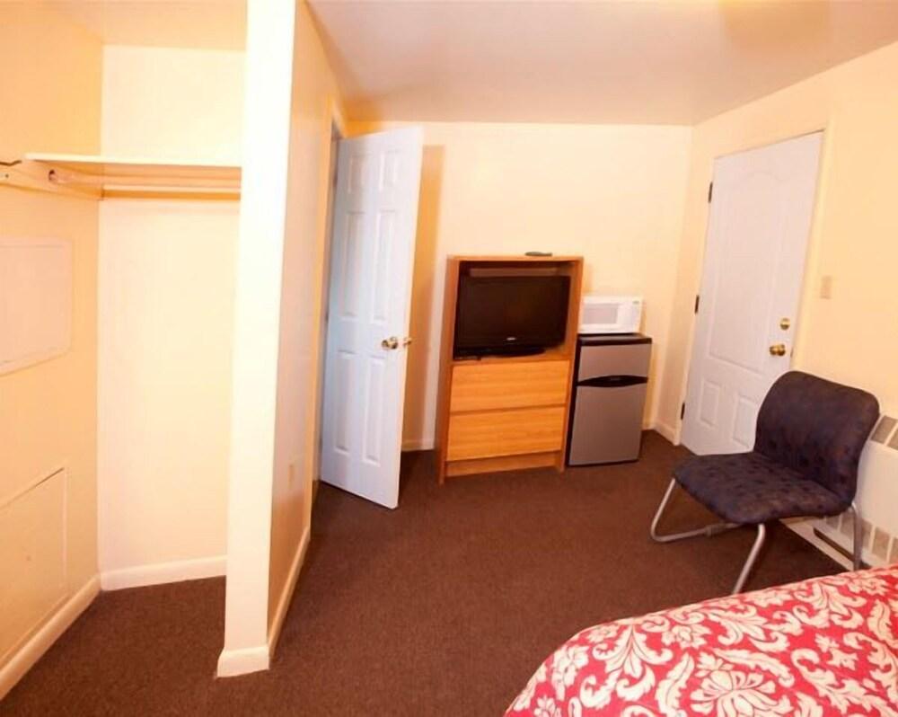 Charlie's Motel photo 12