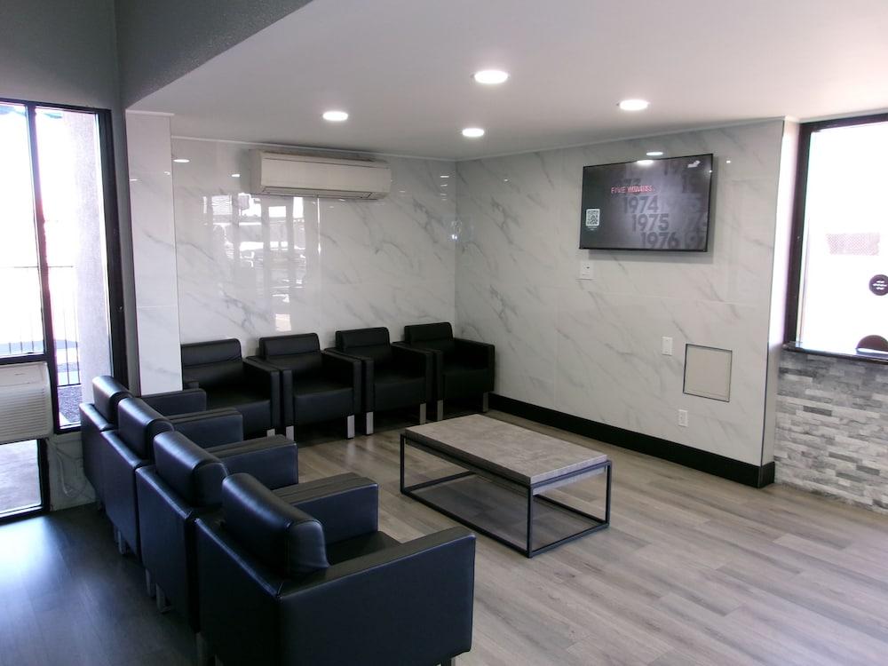 SureStay Hotel by Best Western Phoenix Airport photo 12