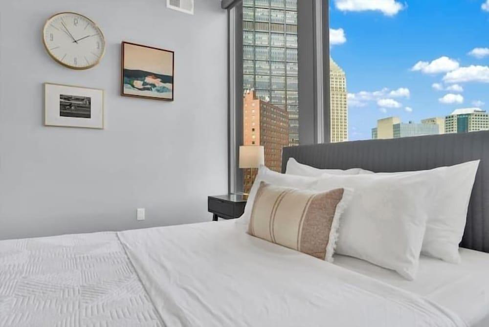 CozySuites Downtown Pittsburgh photo 17