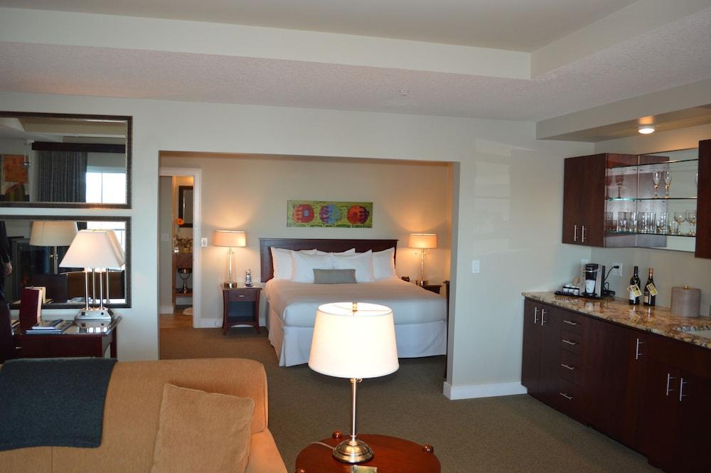 Whale Cove Inn photo 9