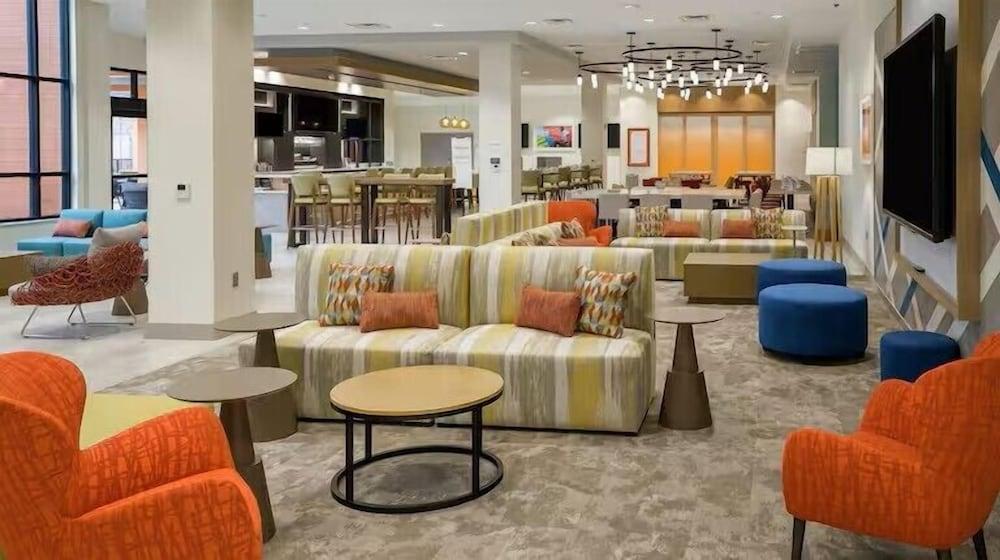 Hilton Garden Inn Hutchinson photo 1
