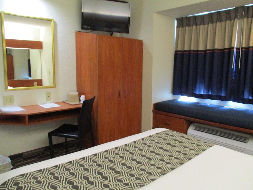 Microtel Inn & Suites by Wyndham Inver Grove Heights/Minneap photo 29