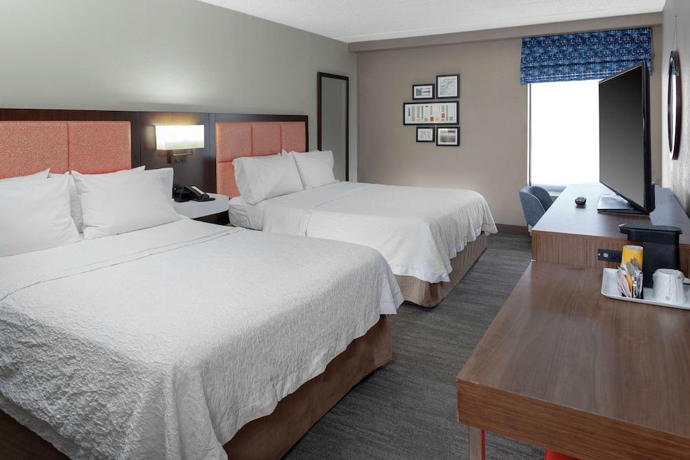 Hampton Inn Woodbridge photo 19