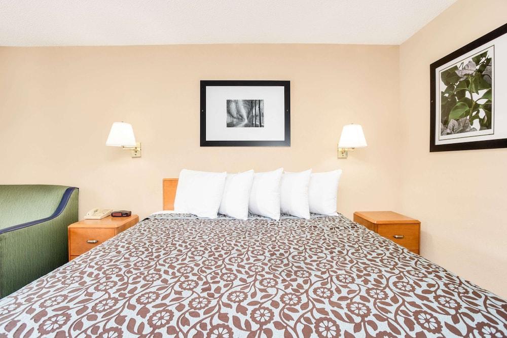 Americas Best Value Inn Aiken photo 7