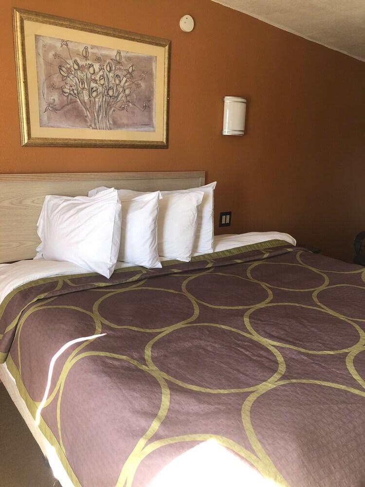 Desert Inn photo 12