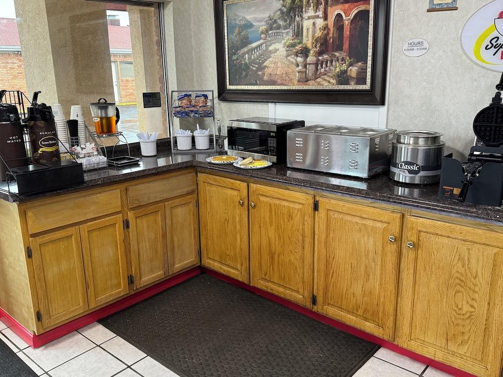 Red River Inn photo 12