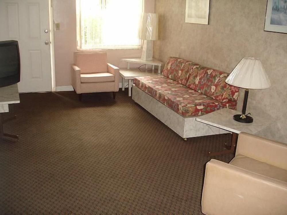 Belleair Village Motel photo 5