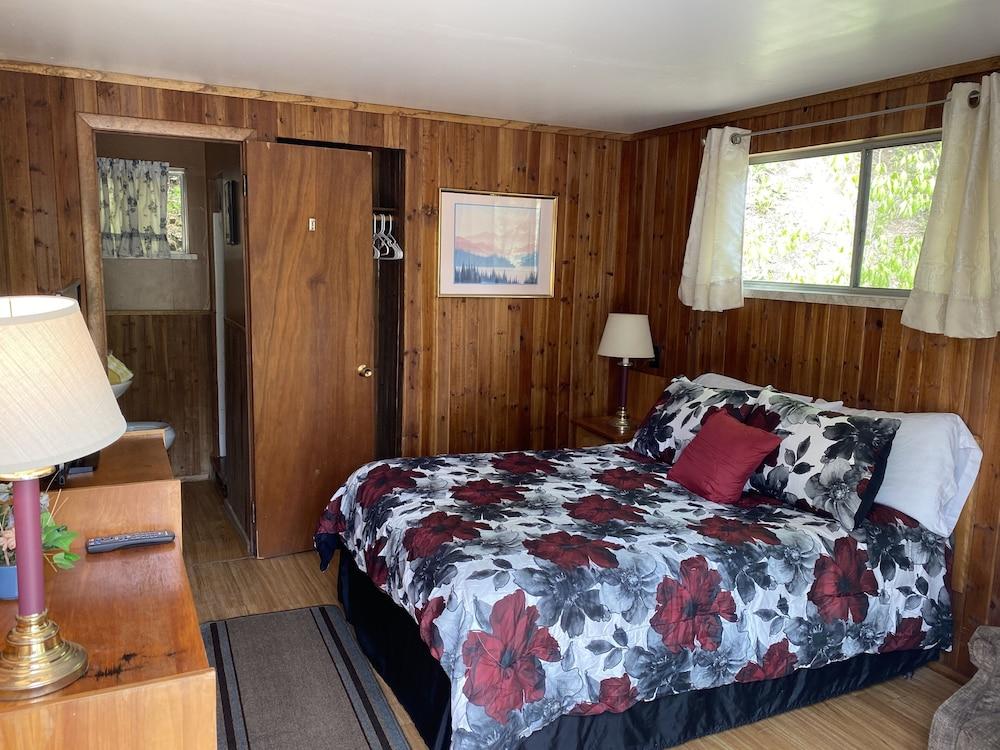 Amber Lantern Lake George Motel and Cottage Rentals photo 22