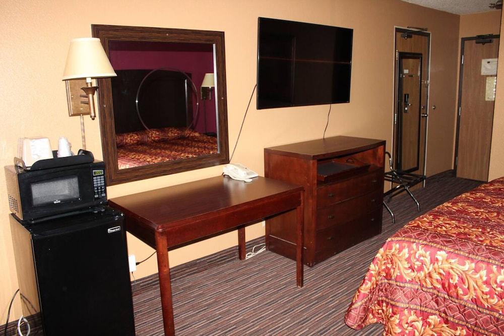 Coratel Inn and Suites by Jasper Stillwater photo 2