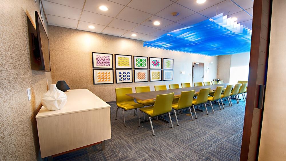 Holiday Inn Express & Suites Houston SW - Galleria Area by IHG photo 22