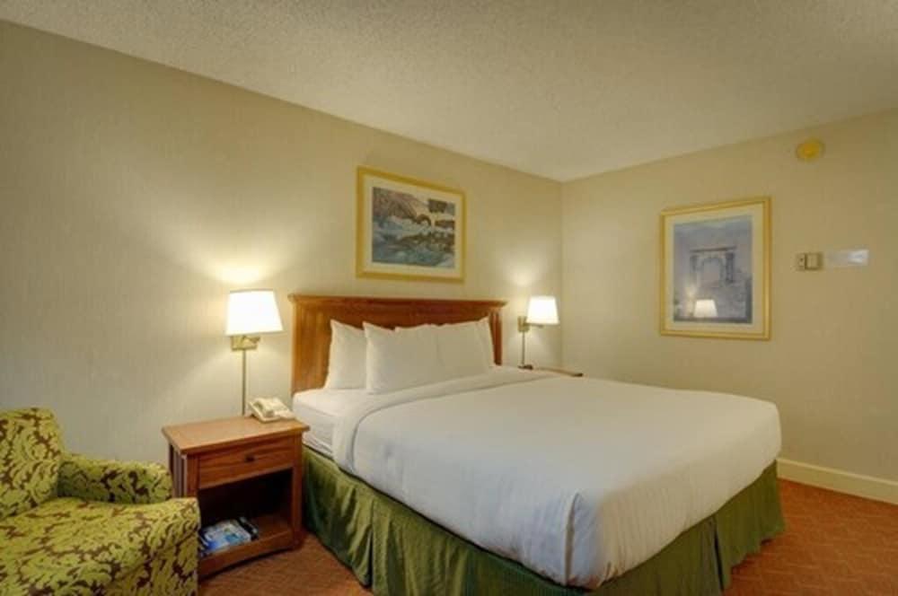 Vagabond Inn Executive San Francisco Airport photo 13