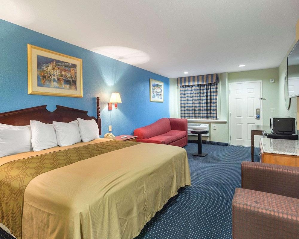 Rodeway Inn South Houston photo 6
