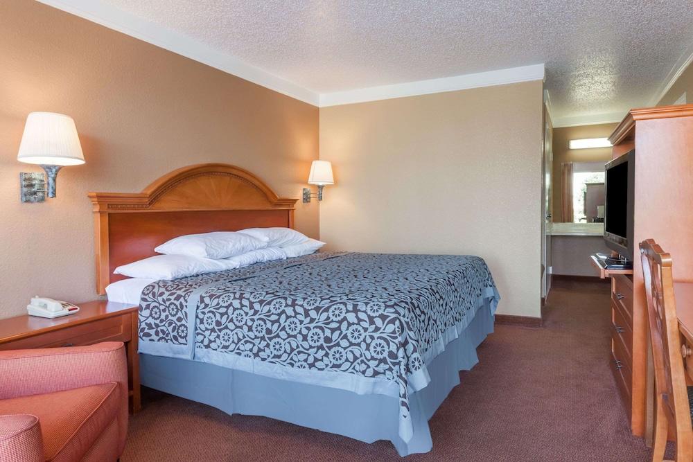 Days Inn by Wyndham Hillsboro TX photo 15