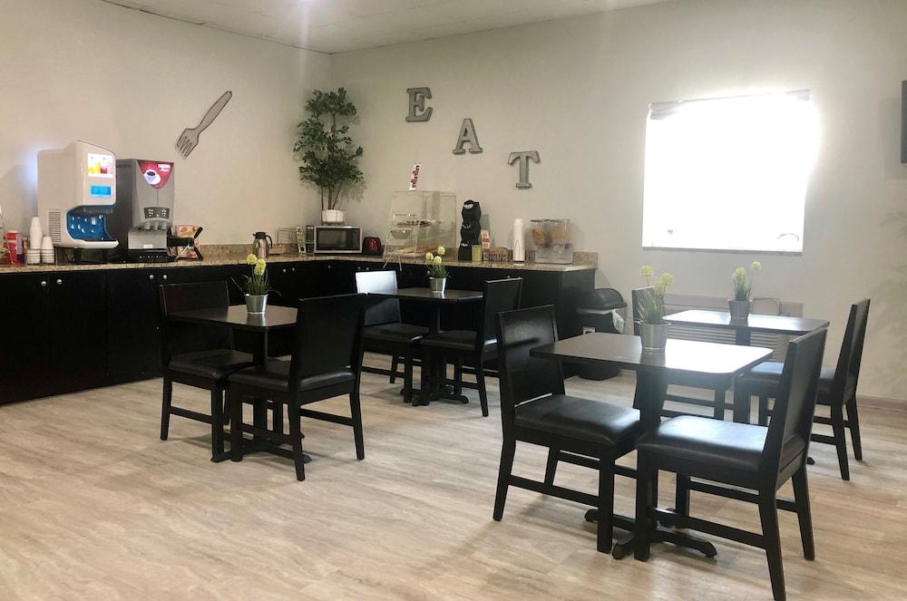 Americas Best Value Inn Brinkley photo 17