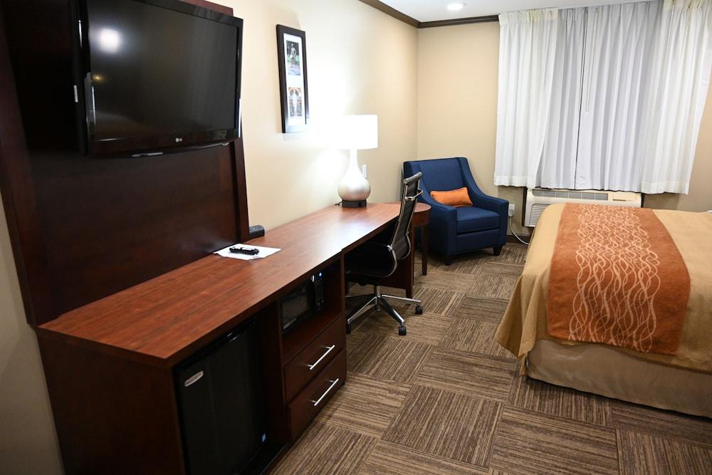 Giles Hotel Inn & Suites photo 19