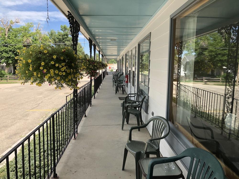 Mansion House Motel photo 39