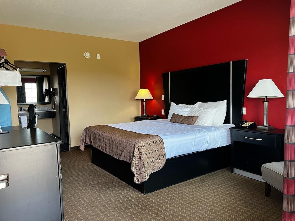 Rodeway Inn photo 5
