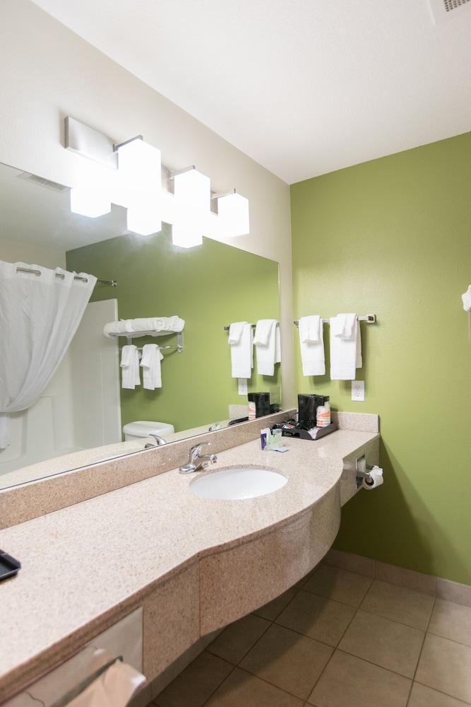 Sleep Inn & Suites Pleasant Hill - Des Moines photo 9