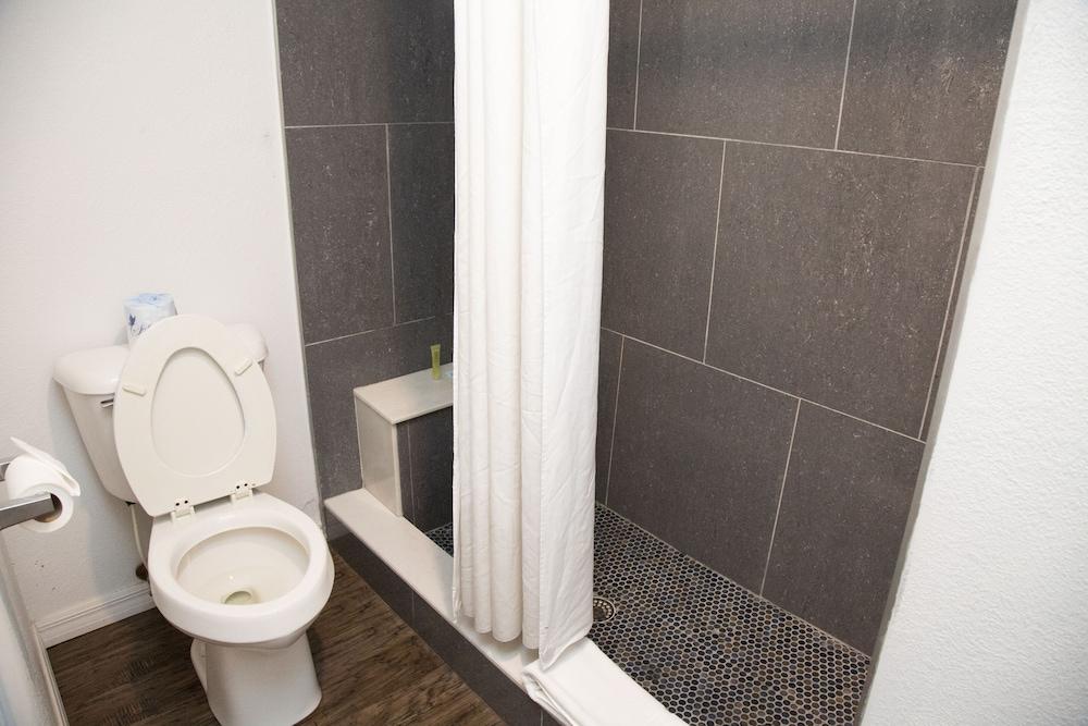 Dream Inn photo 68