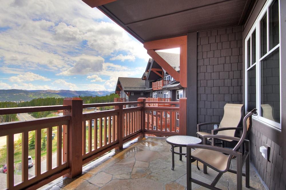 One Ski Hill Place, a RockResort, by Vail Resorts photo 57
