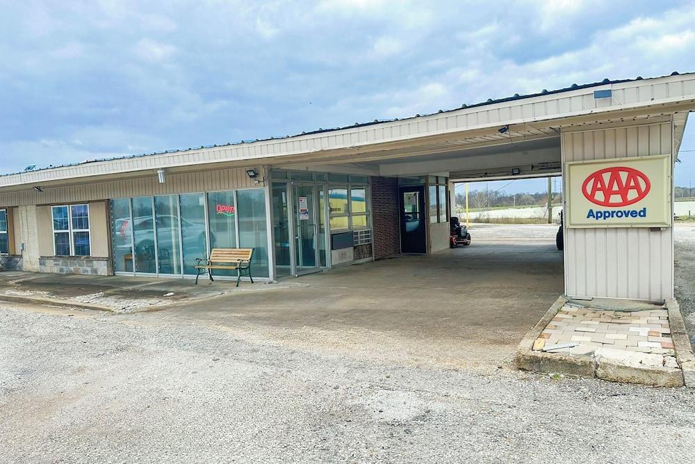 Shamrock Kings Inn By Oyo Marked Tree I-555 photo 10