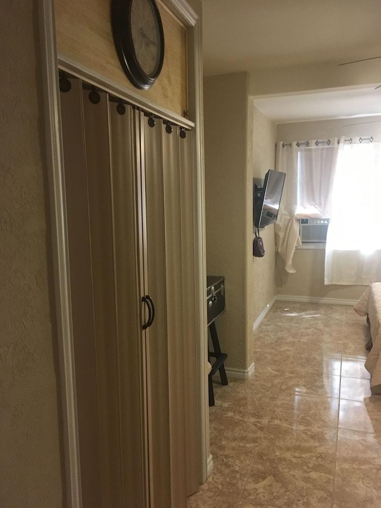 Capri Beach Hotel photo 67