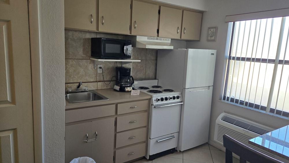 Merida Inn and Suites photo 41
