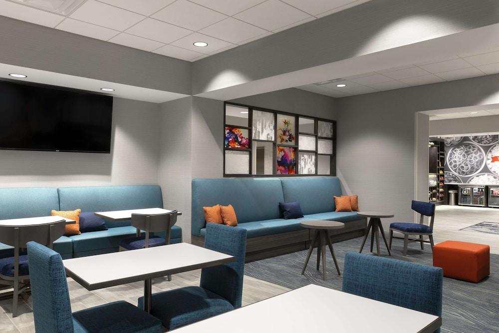 Hampton Inn O'Fallon photo 12
