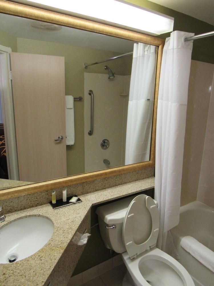 Super 8 by Wyndham New Cumberland photo 34