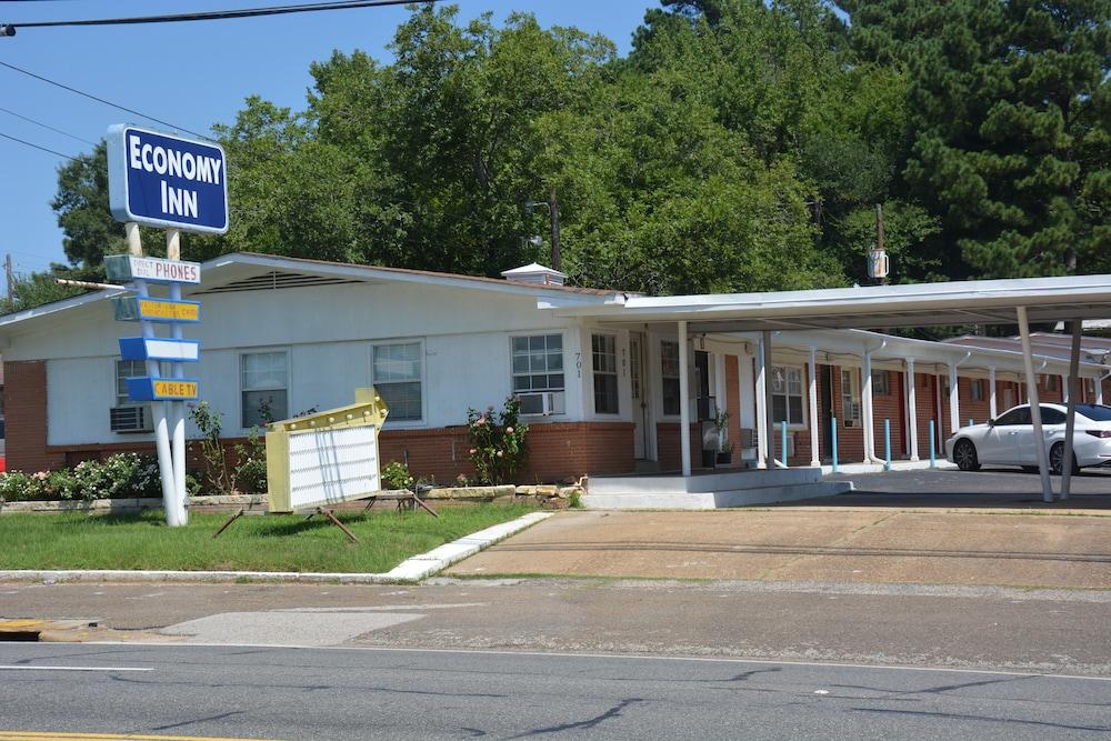 Economy Inn photo 1