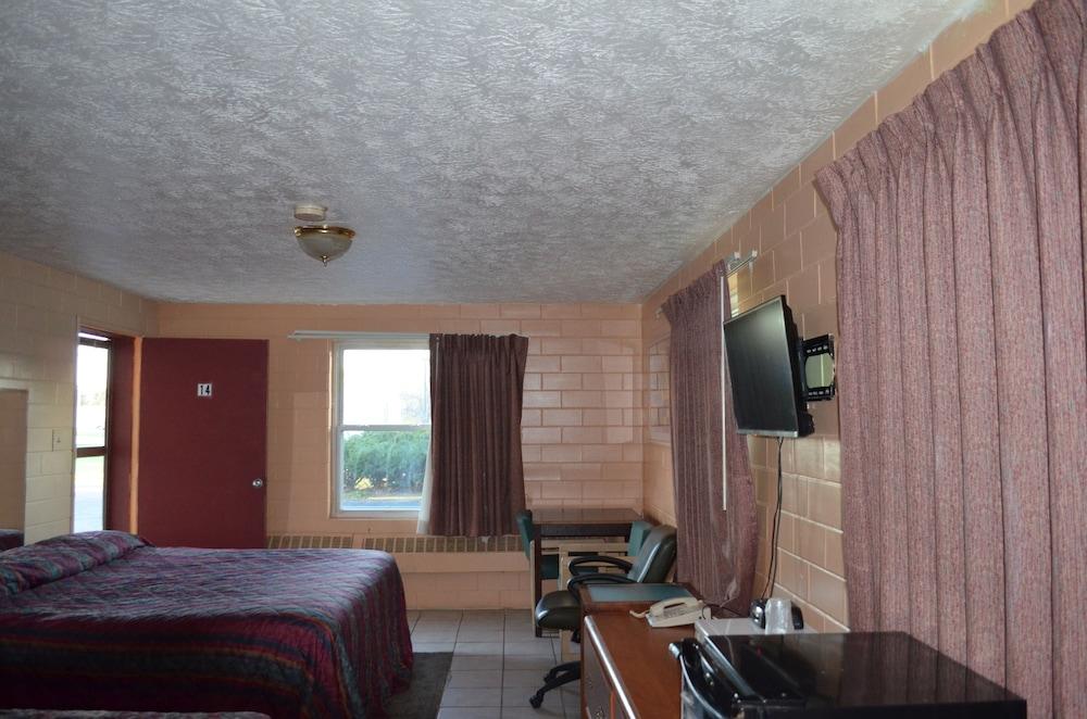 Admiral Motel photo 2