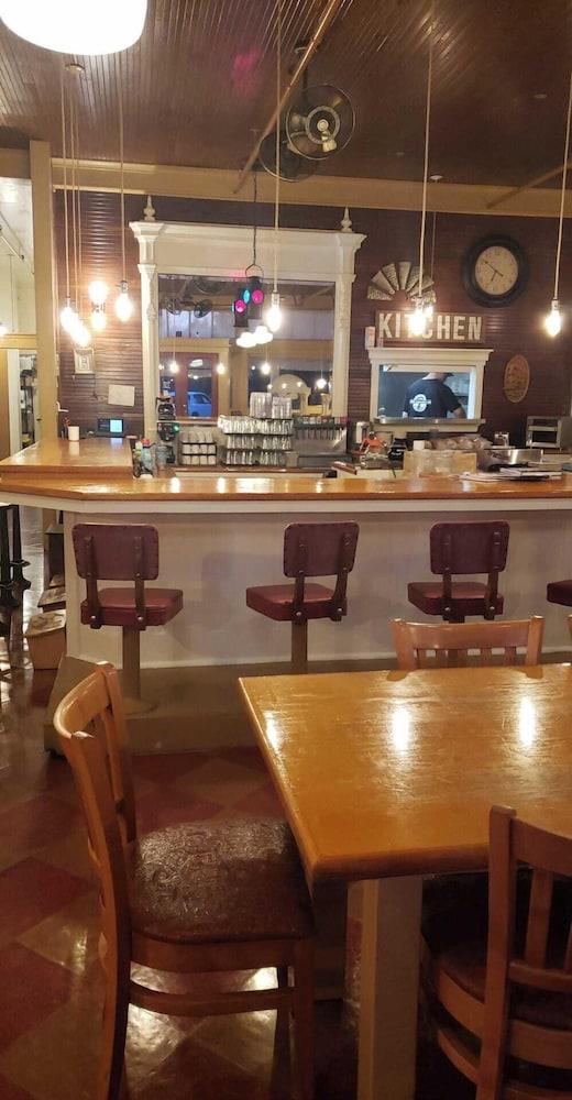 Mccloud Mercantile Hotel photo 47