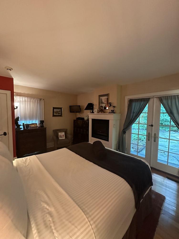 Buttermilk Falls Inn photo 9