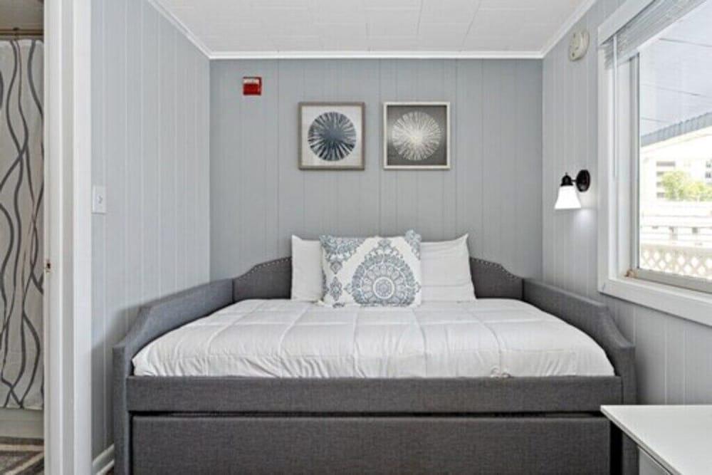 Seaside Suites photo 15