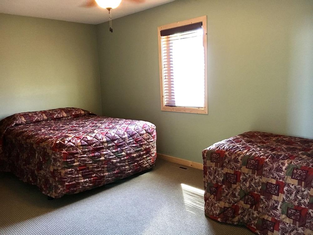 Sportsman's Lodge photo 21